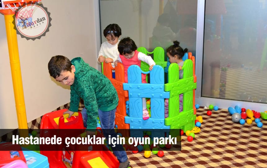 Hastanede çocuklar için oyun parkı