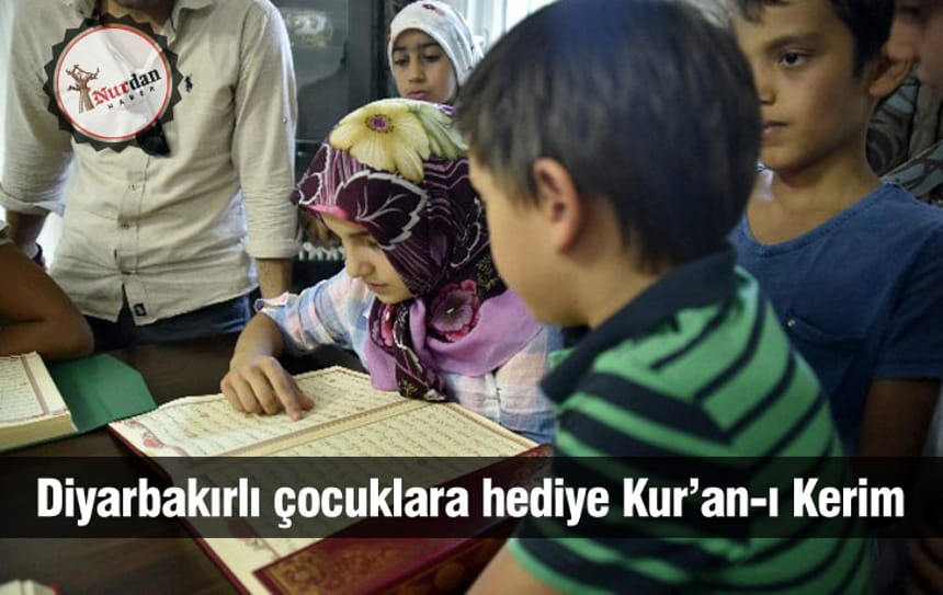 Diyarbakırlı çocuklara hediye Kur’an-ı Kerim