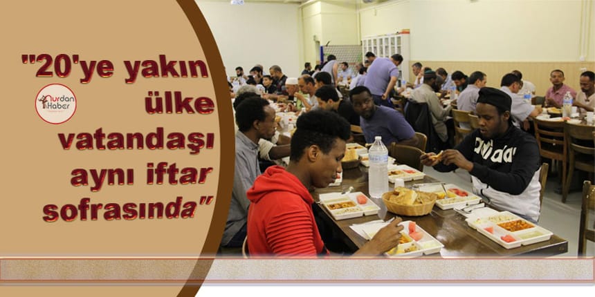 O ülkede “Said-i Nursi Vakfı” her gün iftar yemeği veriyor