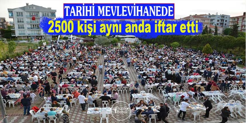 Tarihi Mevlevihane’deki iftara büyük katılım