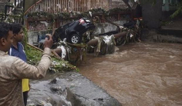 Hindistan’da sel felaketi! Ölü sayısı artıyor