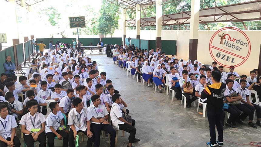Filipinler’de liselerde İslam Dini tanıtım ve Risale-i Nur okuma programları başladı!
