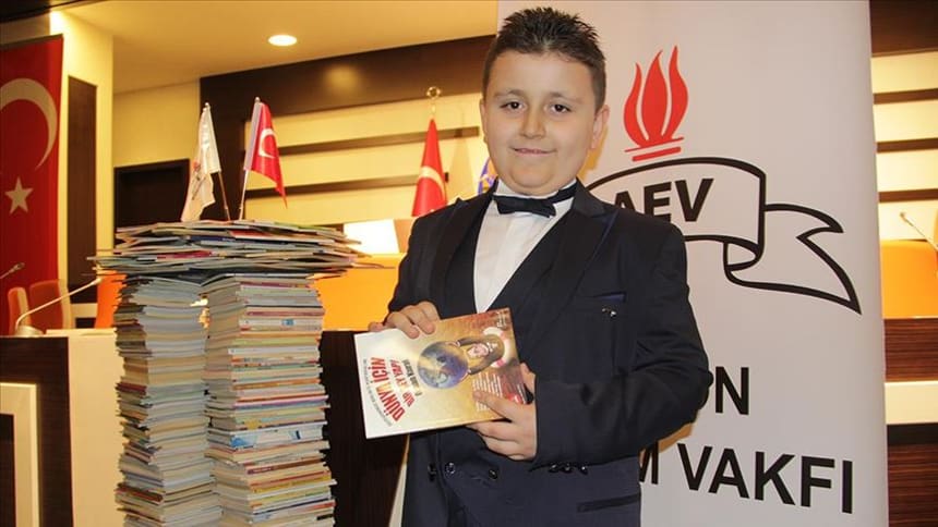 4 ayda 1053 kitap okuyan 8 yaşındaki çocuk Guinness Rekorlar Kitabı’nda