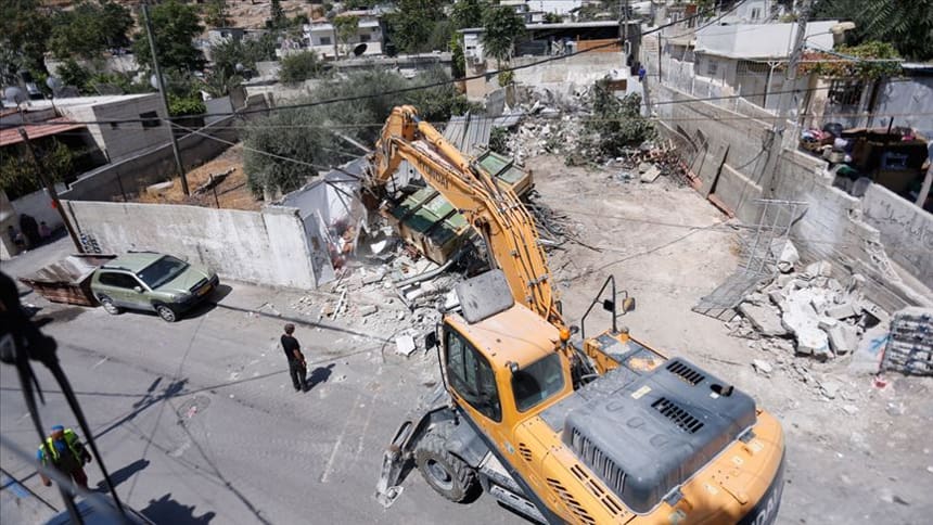 İsrail Batı Şeria ve Doğu Kudüs’te Filistinlilerin evlerini yıktı