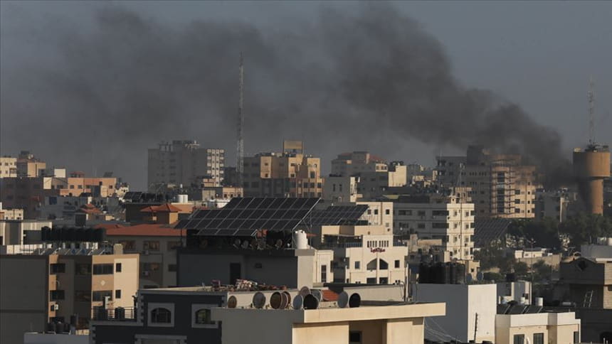 İsrail savaş uçakları Gazze’yi vurdu: 1 ölü