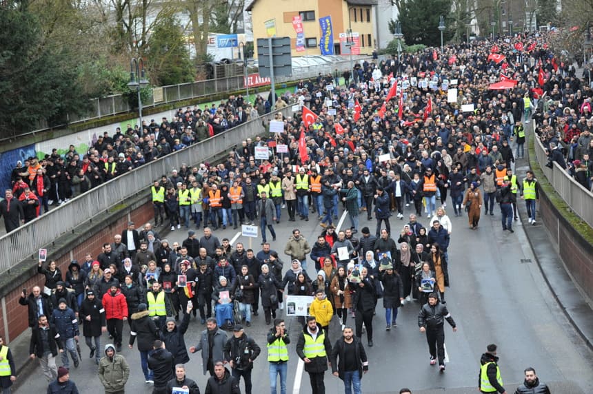 Hanau'da ırkçılık karşıtı yürüyüş