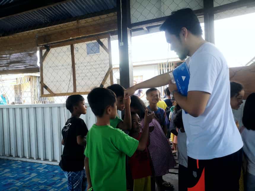 Filipinlerin güneyinde Badjao (Filipin Çingeneleri) Kabilesi ile Nur Dersleri!