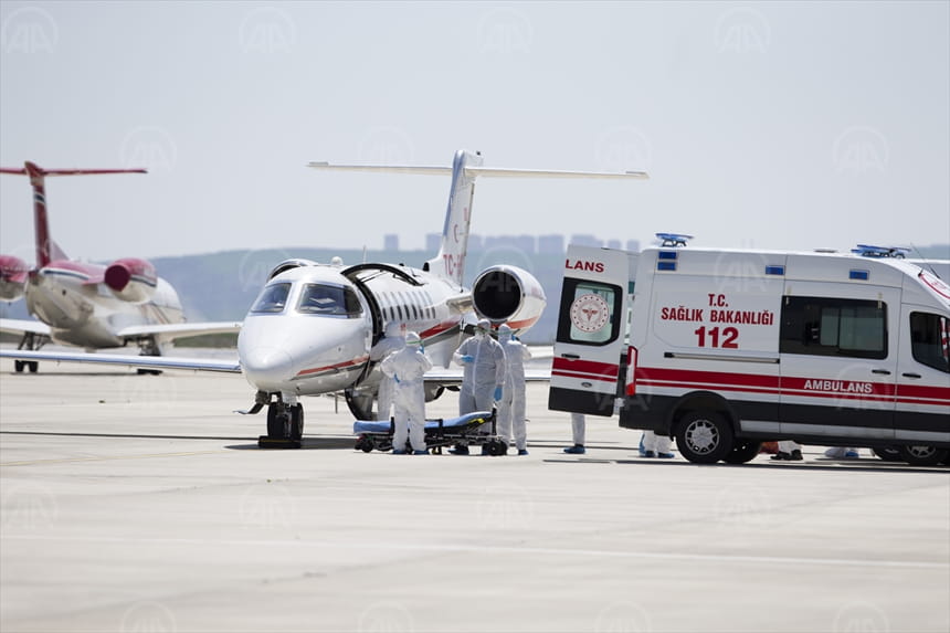 İsveç’teki Türk hasta ambulans uçakla Türkiye’ye getirildi